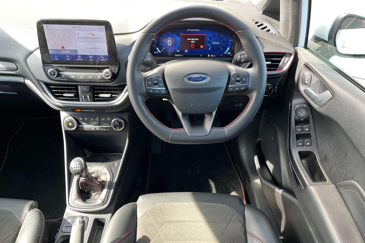 Ford FIESTA Photo 10