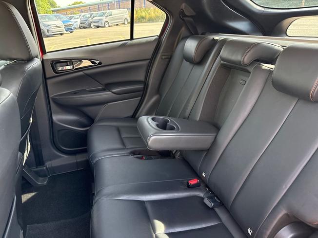 MITSUBISHI Eclipse Cross Photo 24