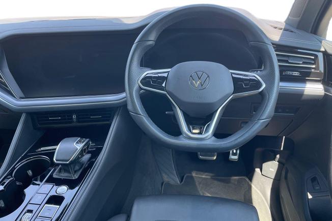 VOLKSWAGEN Touareg Photo 11