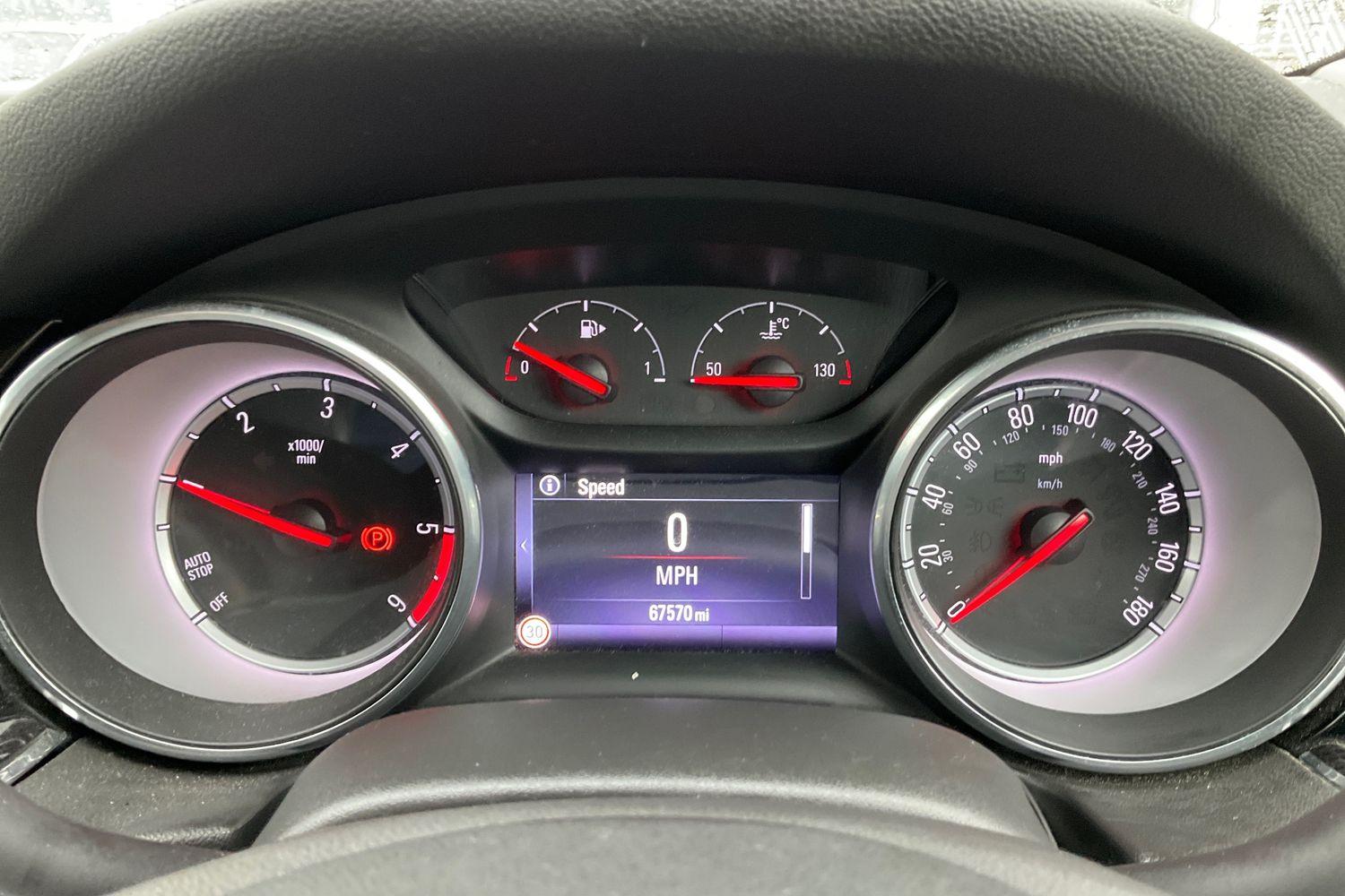 Vauxhall INSIGNIA Photo 12