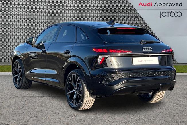 AUDI Q3 Photo 3