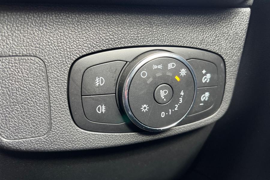 Ford FOCUS Photo autoimg-03e185f854213d4e8b3821703cf505d1b5888108.jpg