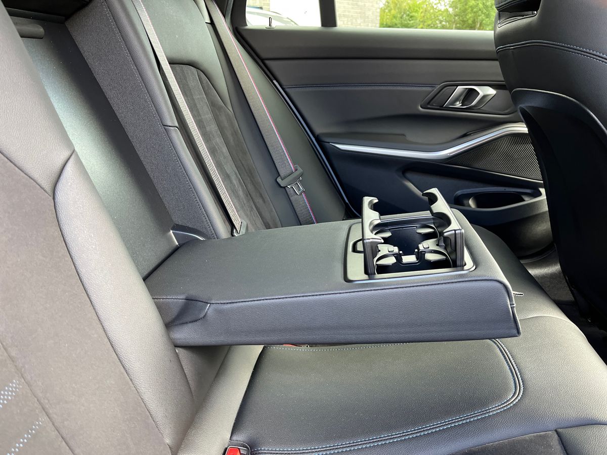 BMW 3 Series Photo 36
