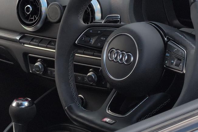 AUDI RS3 Photo 26