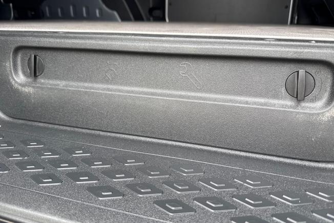 VOLKSWAGEN Id. Buzz Cargo Photo 49