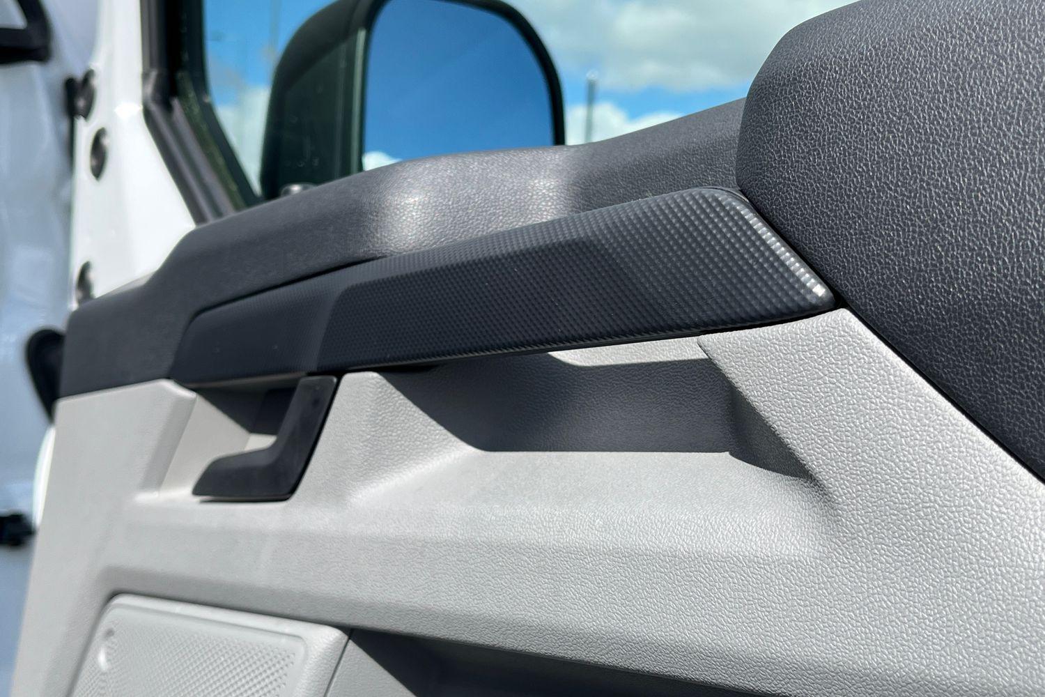 Ford E-TRANSIT CUSTOM Photo 32