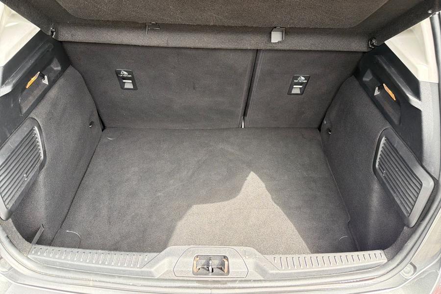 Ford FOCUS Photo autoimg-03e451d868d751d5d53f68012ce3f1677ba331ae.jpg
