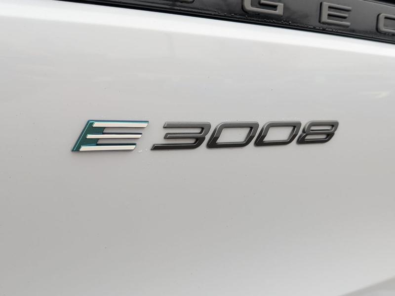 Used Peugeot E-3008 NV24VOB 28