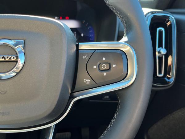Volvo XC40 Photo autoimg-03e9b8b29bee9fbf4f223c0c0796d33fd7cef49f.jpg