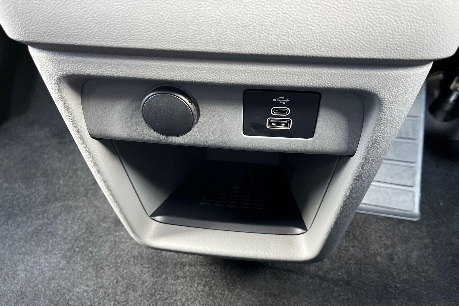 Ford TRANSIT CUSTOM Photo 24