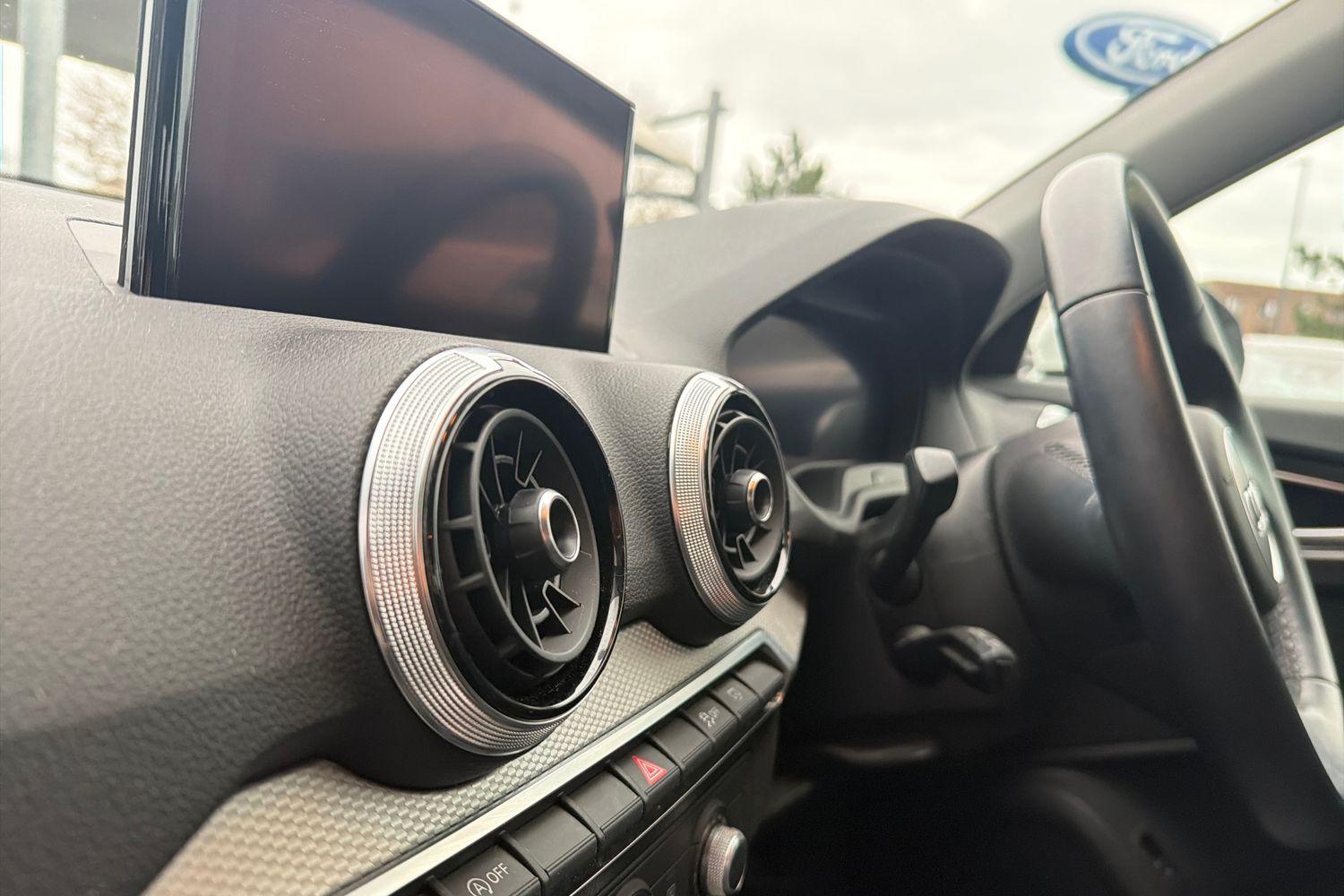 Audi Q2 Photo 37