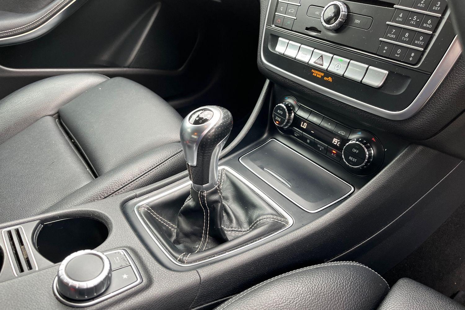 Mercedes-Benz GLA Photo 38