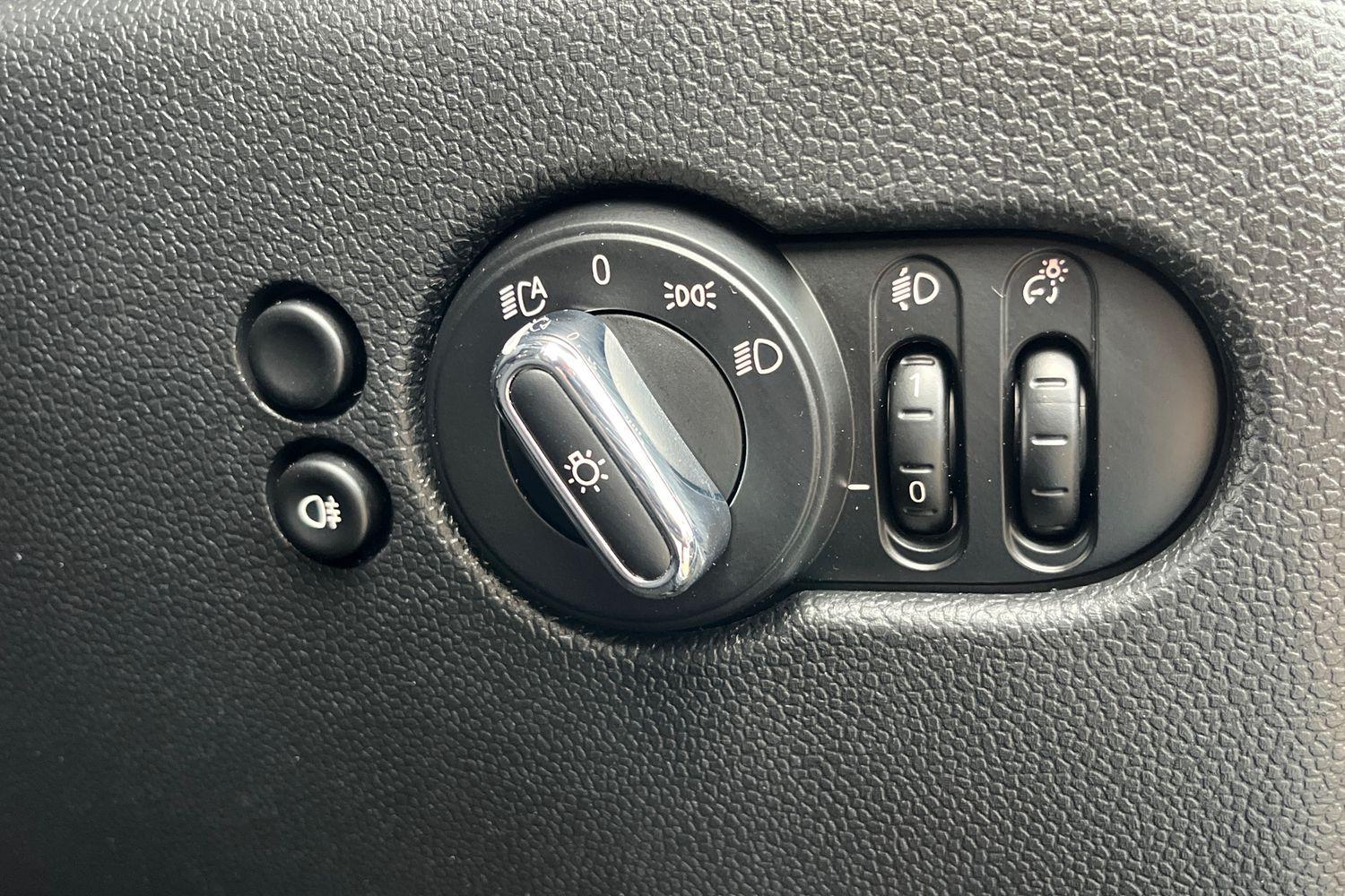 MINI HATCHBACK Photo 34