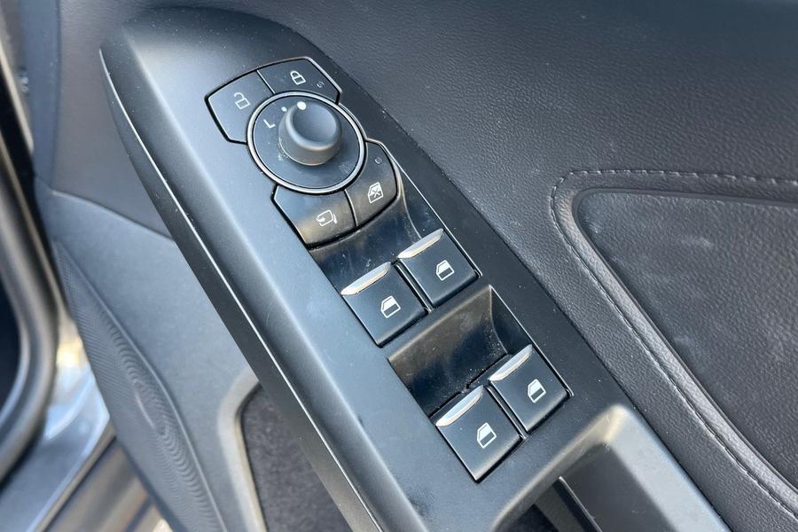 Ford Focus Photo autoimg-03f39fa5aa0e6837ee8ddb6eae59d35d415731e0.jpg