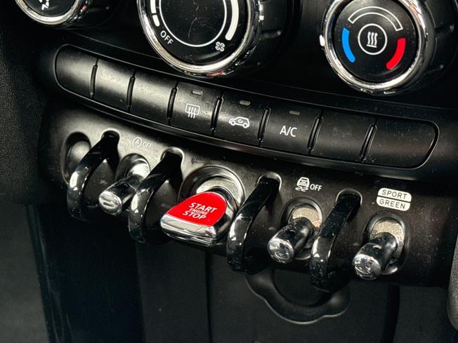 MINI Hatch Photo 28
