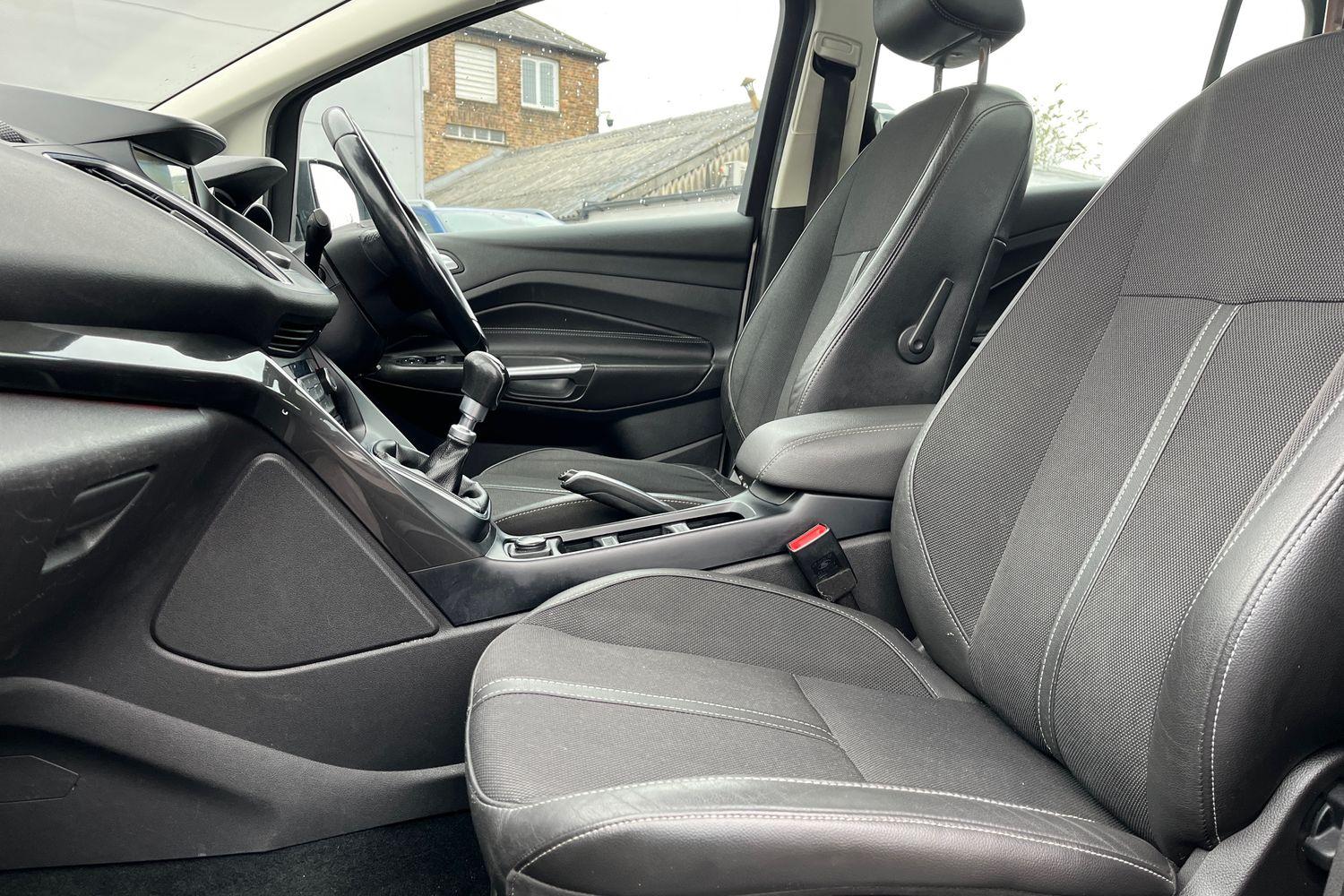 Ford GRAND C-MAX Photo 18