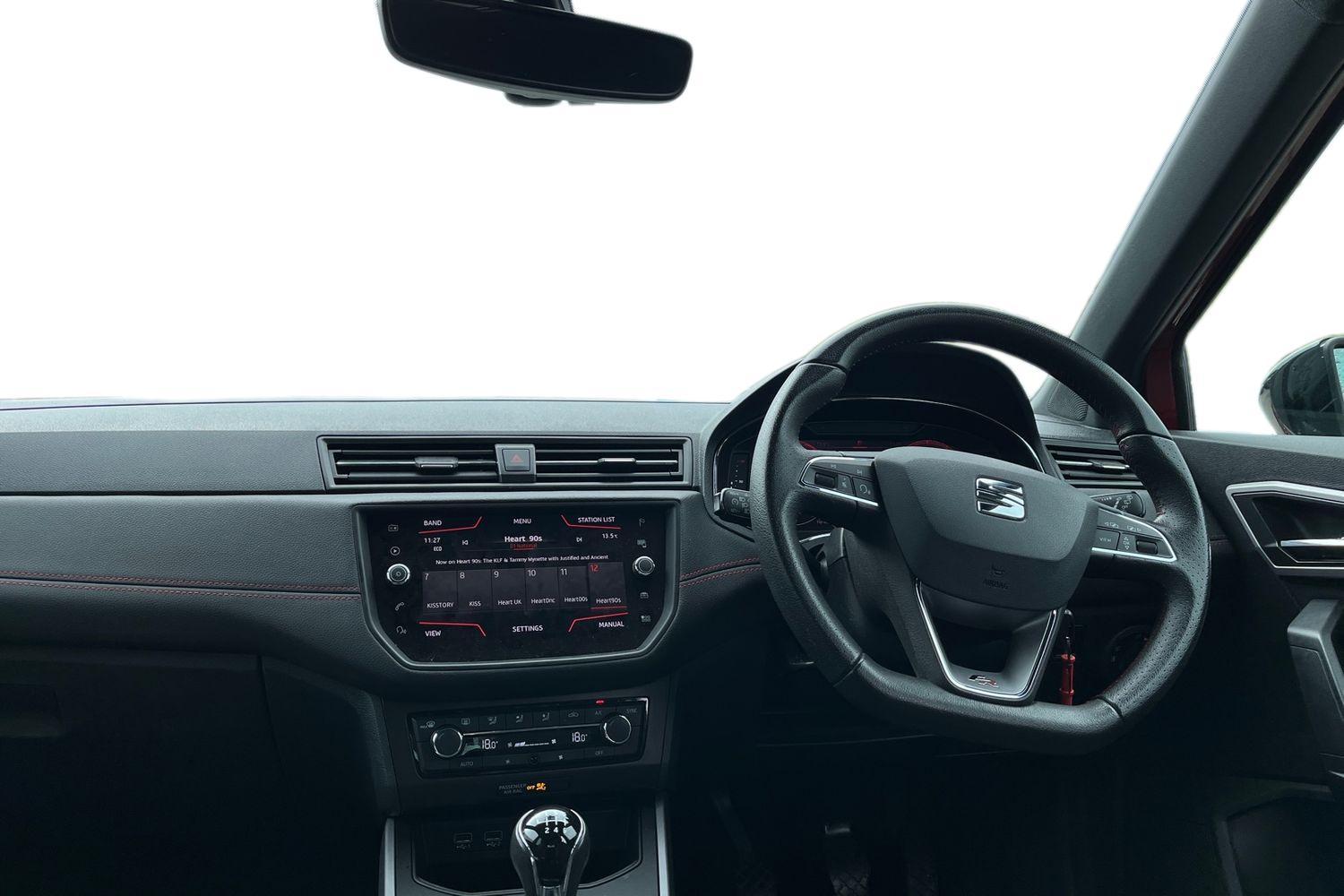 SEAT ARONA Photo 9