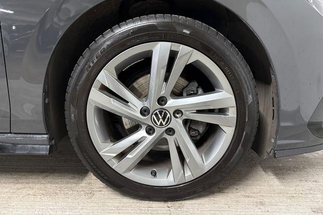 VOLKSWAGEN Golf Photo 5