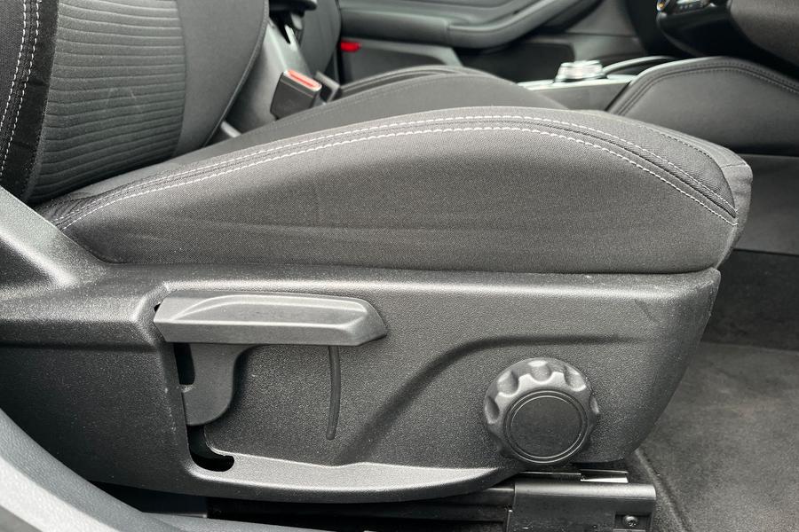 Ford FOCUS Photo autoimg-03fe0bb965c11c22adea67a2ead9e2060d2e4de4.jpg