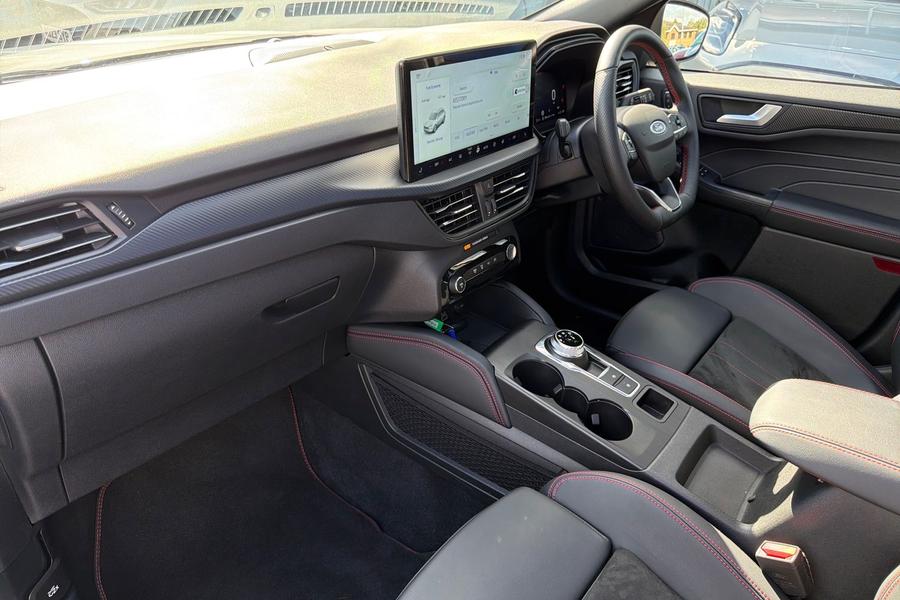 Ford KUGA Photo autoimg-03ffc8fa1e32fd617b49ff36352b2e6bd3a6e09d.jpg