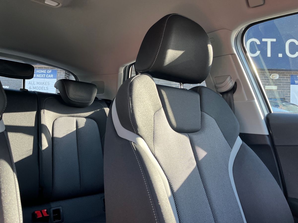 Audi Q2 Photo 38