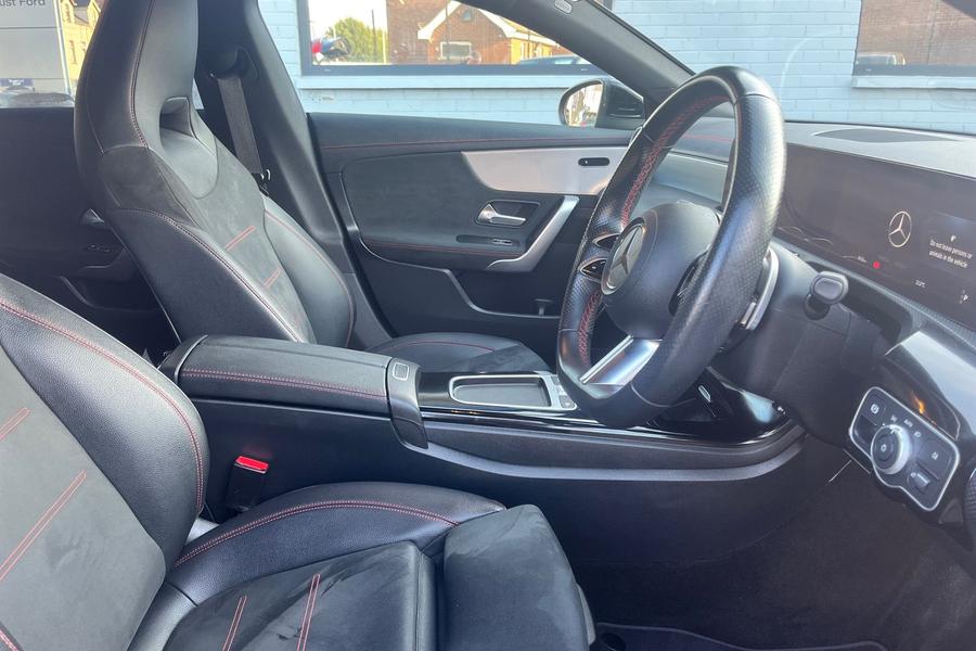 Mercedes-Benz CLA Photo autoimg-0404ccb547db75e3f60e7dba256185aca14c0569.jpg