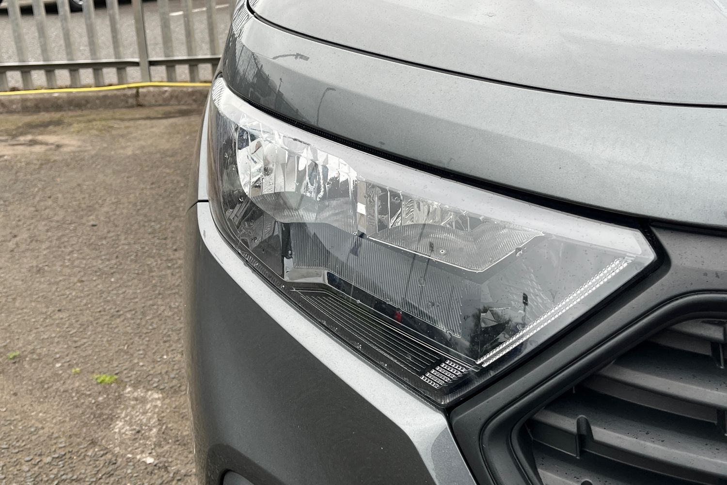 Ford TRANSIT CONNECT Photo 16