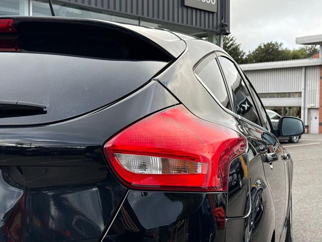 FORD Focus Photo 18