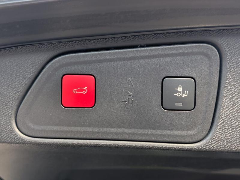 Used Peugeot 3008 EJ23VAX 37