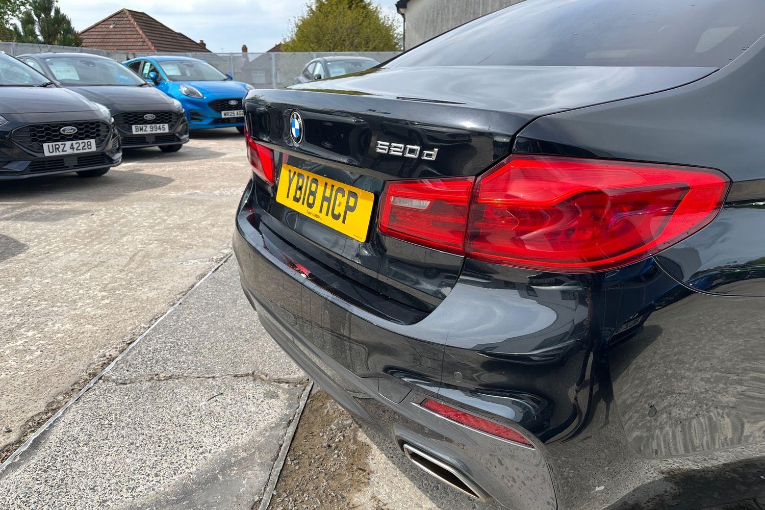 BMW 5 SERIES Photo 39
