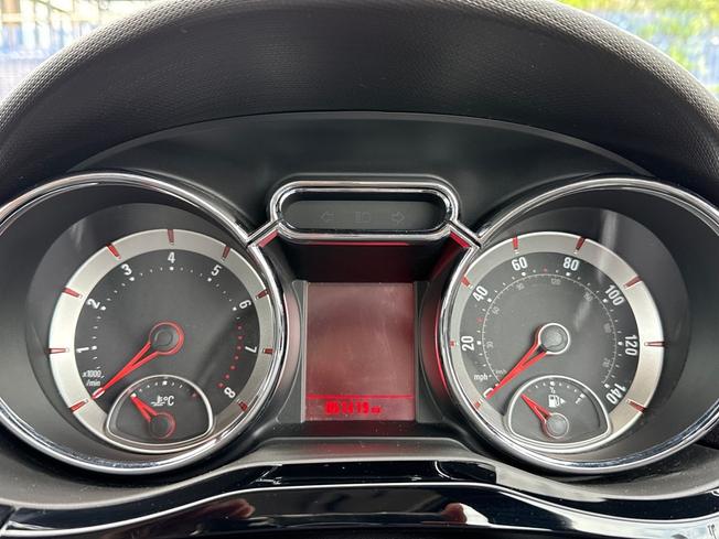 VAUXHALL Adam Photo 15