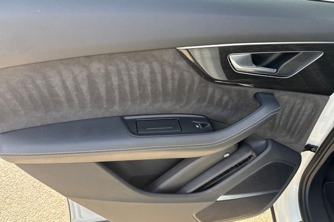 AUDI SQ7 Photo 41