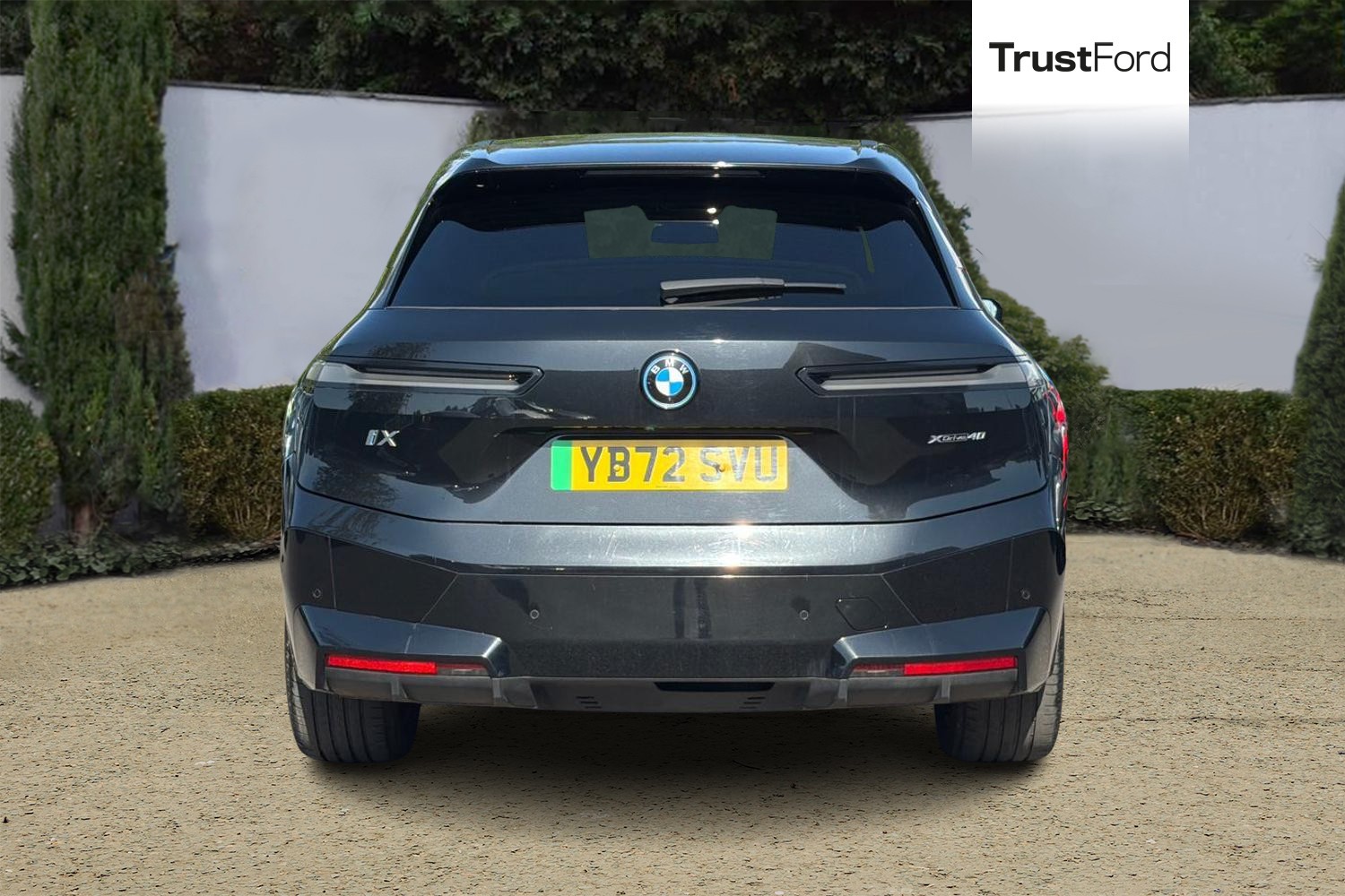 BMW iX Photo 6