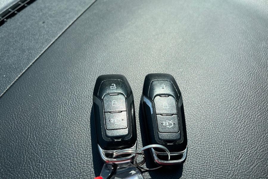 Ford EDGE Photo autoimg-041a11c042b29a4d563c54c00a4bebfb0d0d84d1.jpg