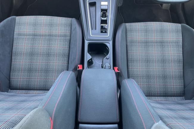 VOLKSWAGEN Golf Photo 43