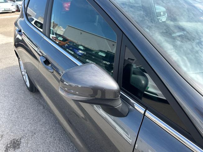 FORD Fiesta Photo 20