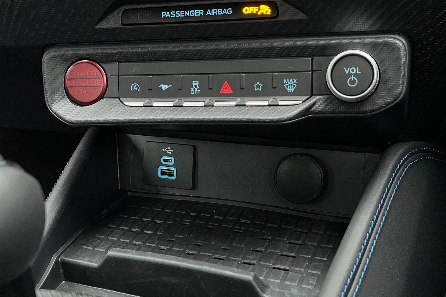 Ford Mustang Photo 32