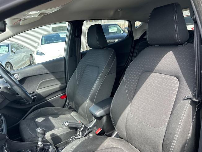 FORD Fiesta Photo 43