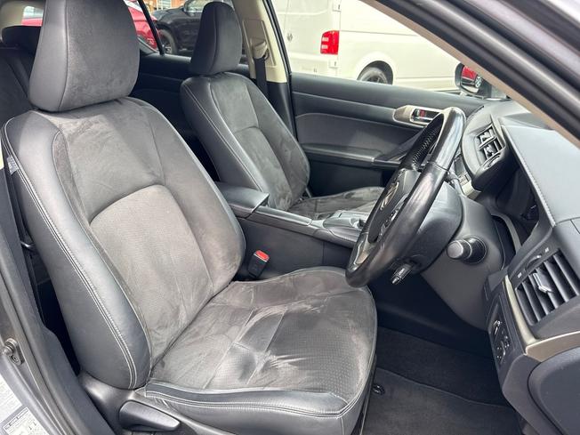 LEXUS Ct Photo 45