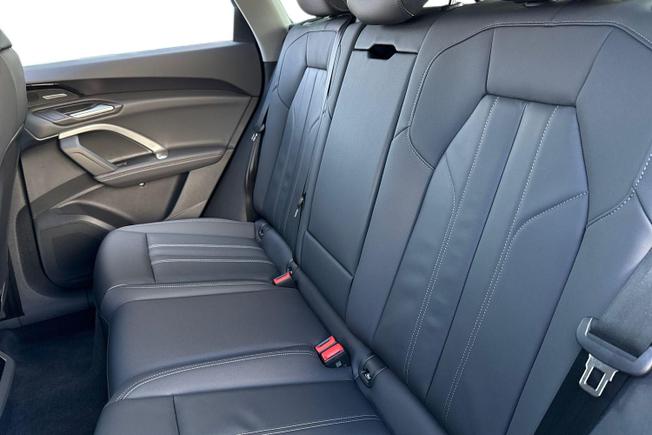 AUDI  Audi Q5 SUV Sport Photo 9