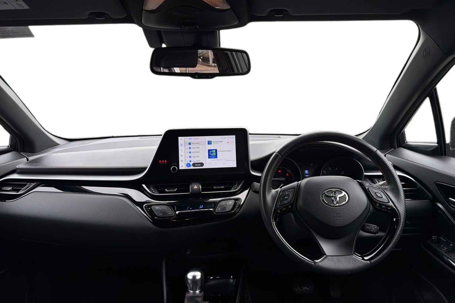 Toyota C-HR Photo 9