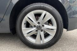 VOLKSWAGEN Golf Photo 5