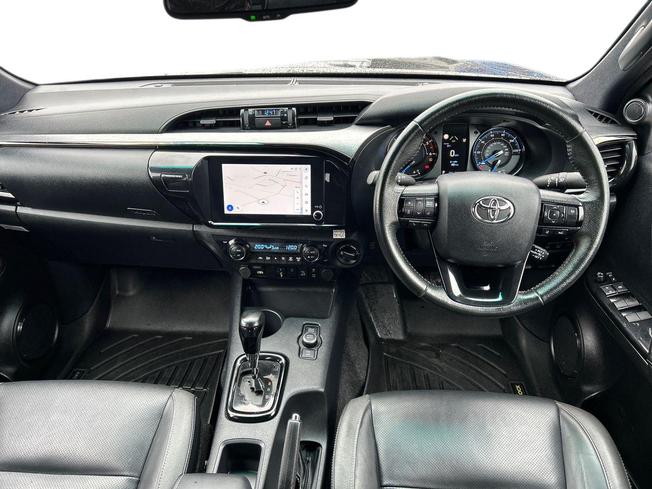 TOYOTA Hilux Photo 10