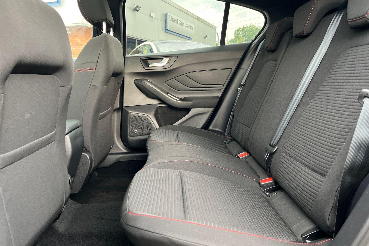 Ford FOCUS Photo 19