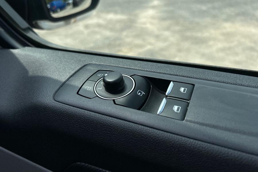 Ford Transit Custom Photo autoimg-043b278fe42a961e76e0608d595a949e7acb5516.jpg