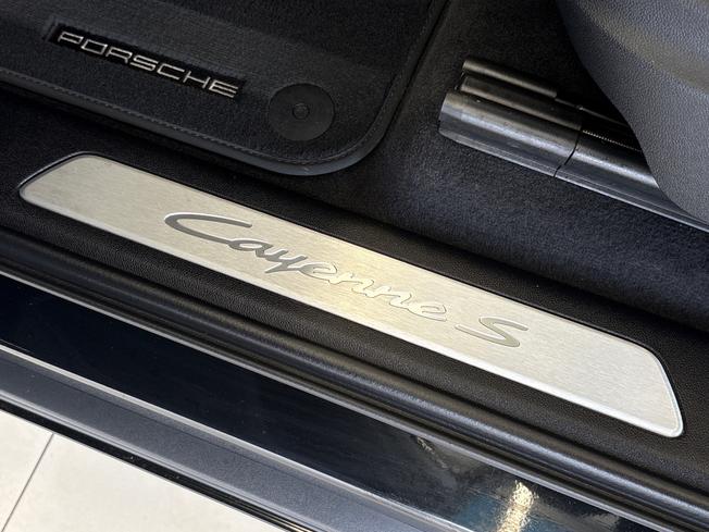 PORSCHE Cayenne Photo 30