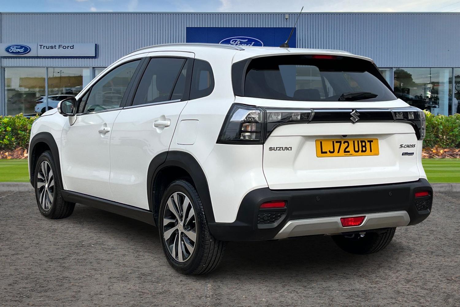 Suzuki S-Cross Photo 1
