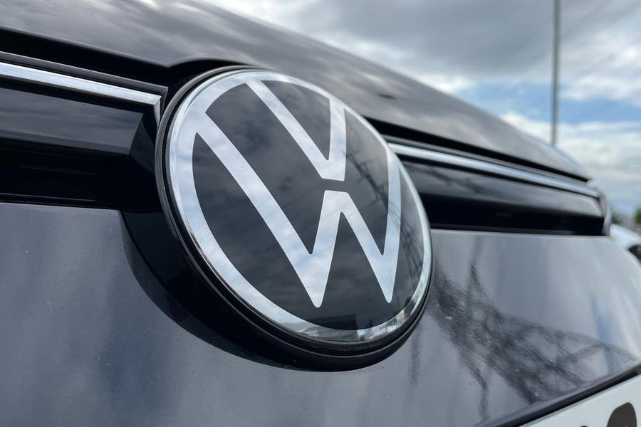 Volkswagen Golf Photo autoimg-043f3237eee7f4687ba0935519fbd31871587078.jpg