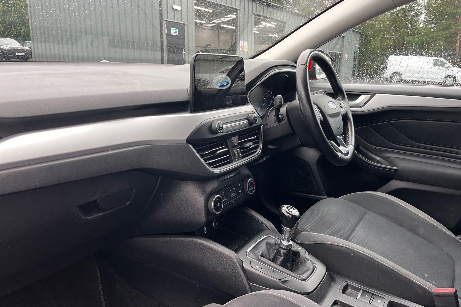 Ford Focus Photo 17