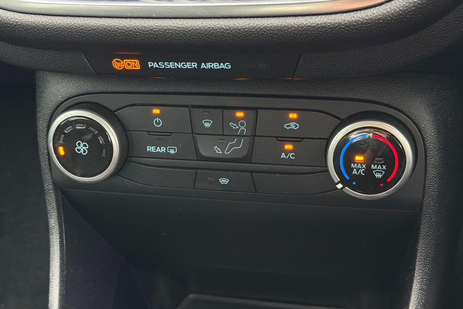 Ford FIESTA Photo 26